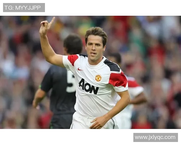 足球明星闪耀秀场比赛引领时尚潮流与竞技激情的完美结合