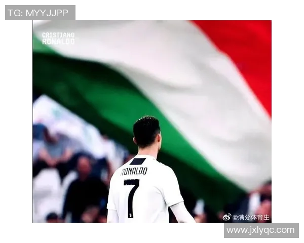 7号足球明星背影展现运动魅力与风采的精彩瞬间