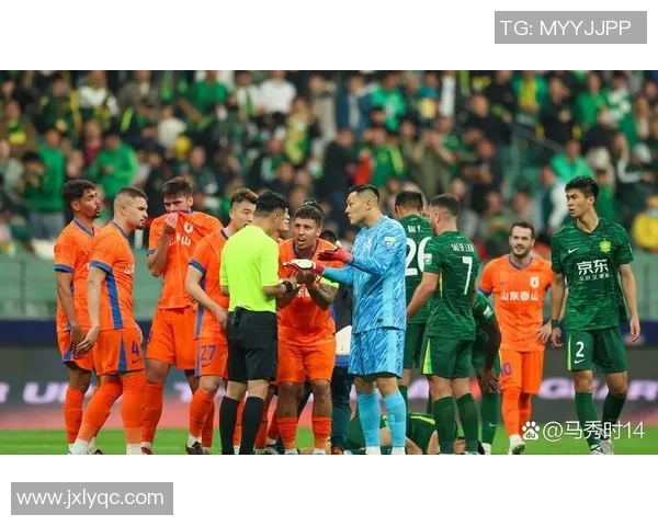 2012年国安与鲁能激战回顾：经典对决中的精彩瞬间与战术分析